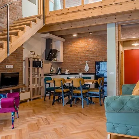 2Br Apartment In The Heart Of Old Tbilisi Exterior photo