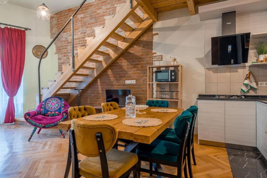 2br In The Heart Of Old