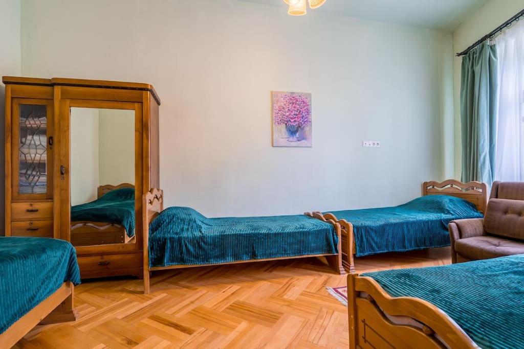 2br In The Heart Of Old Тбилиси