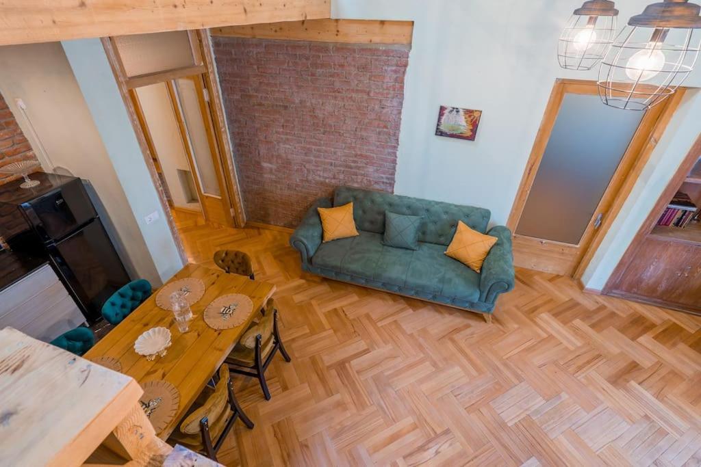 2br In The Heart Of Old